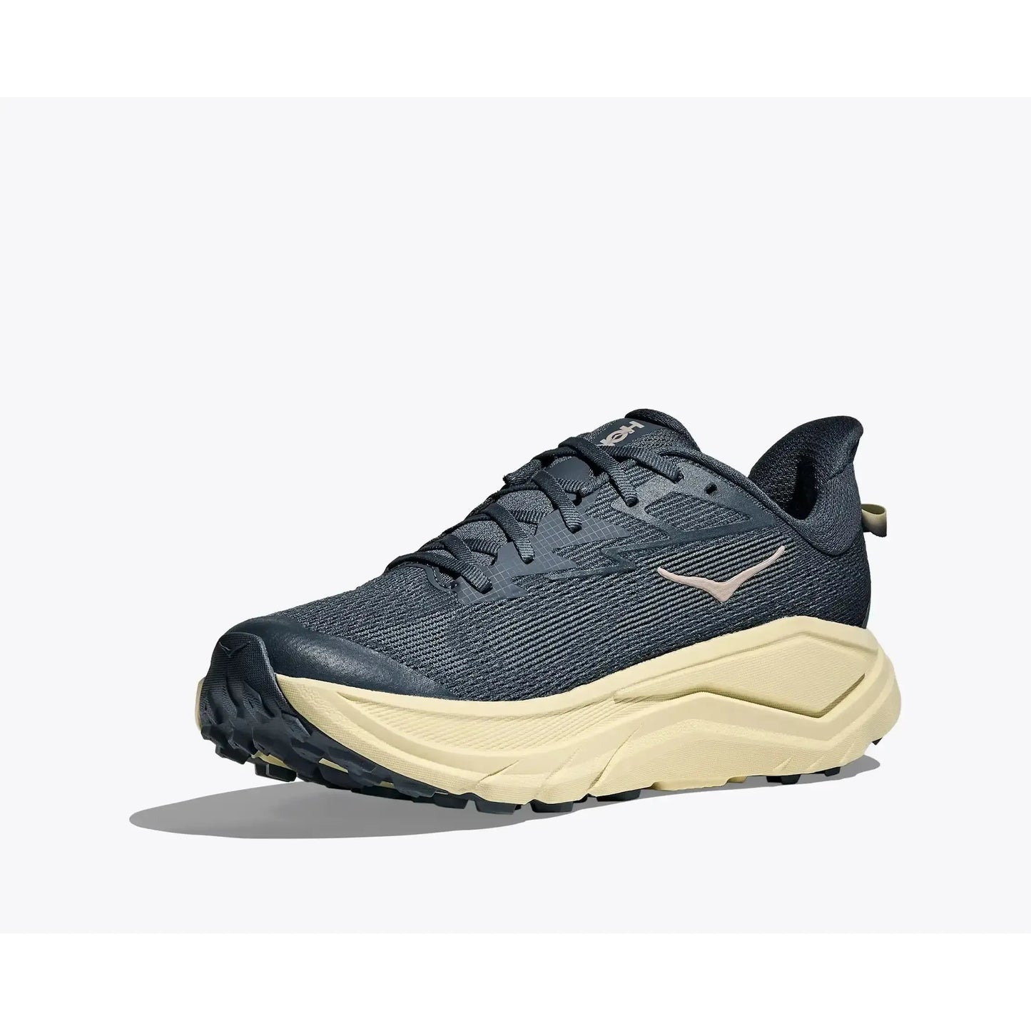 Hoka Challenger 8