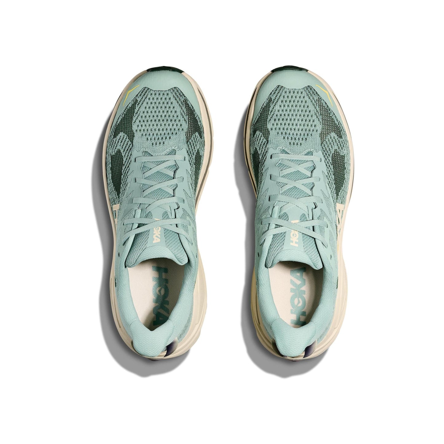 Hoka Challenger 8